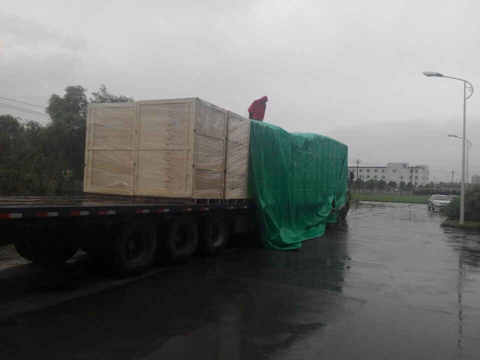 2017年6月北京創(chuàng)聯(lián)匯通電氣-雨中發(fā)貨現(xiàn)場，一直以顧客服務(wù)為較好